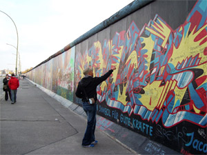 travelxsite berlin radtour mauer highlights east side gallery