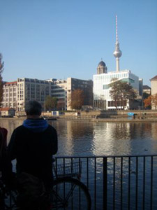 travelxsite berlin bike tour riverside alex.jpg