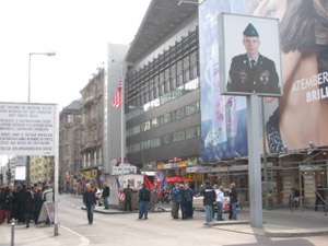 travelxsite berlin bus tour checkpoint charlie